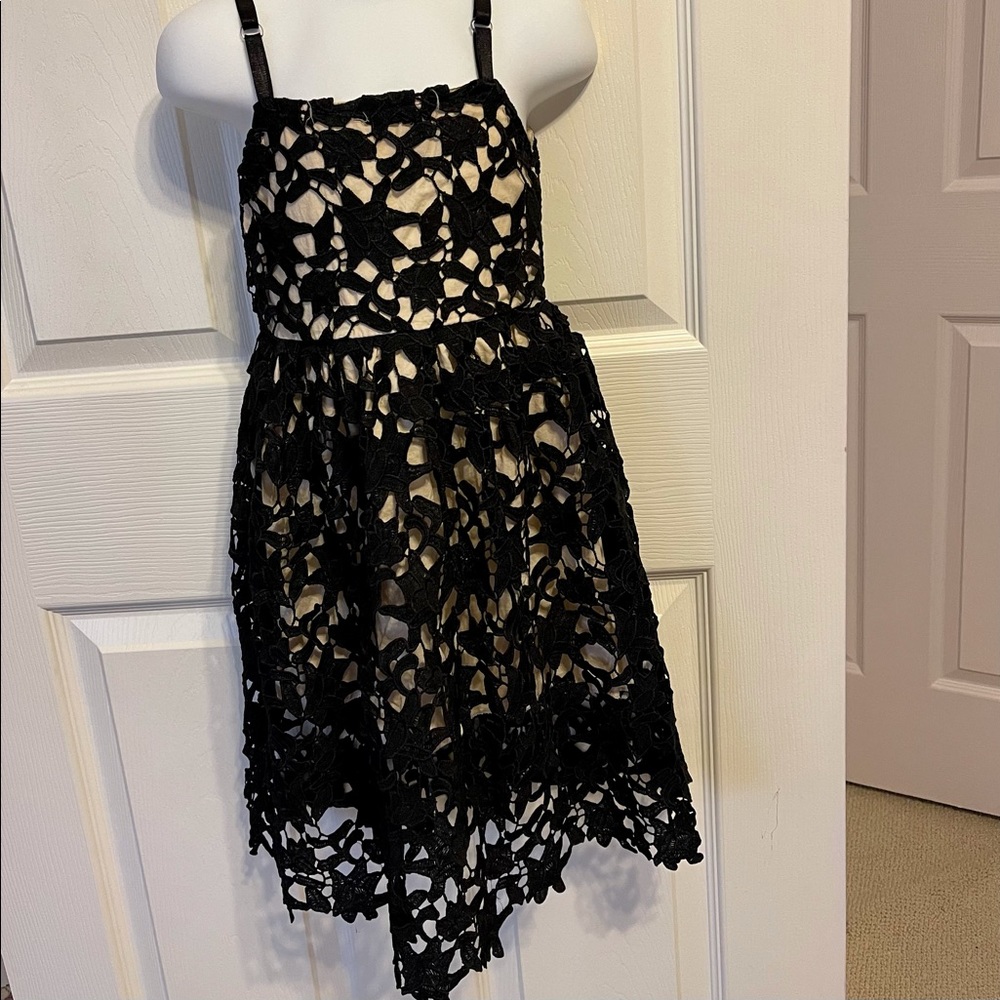 🔥 3/$30- Trendy black cream dress - size 3/4T - stylish